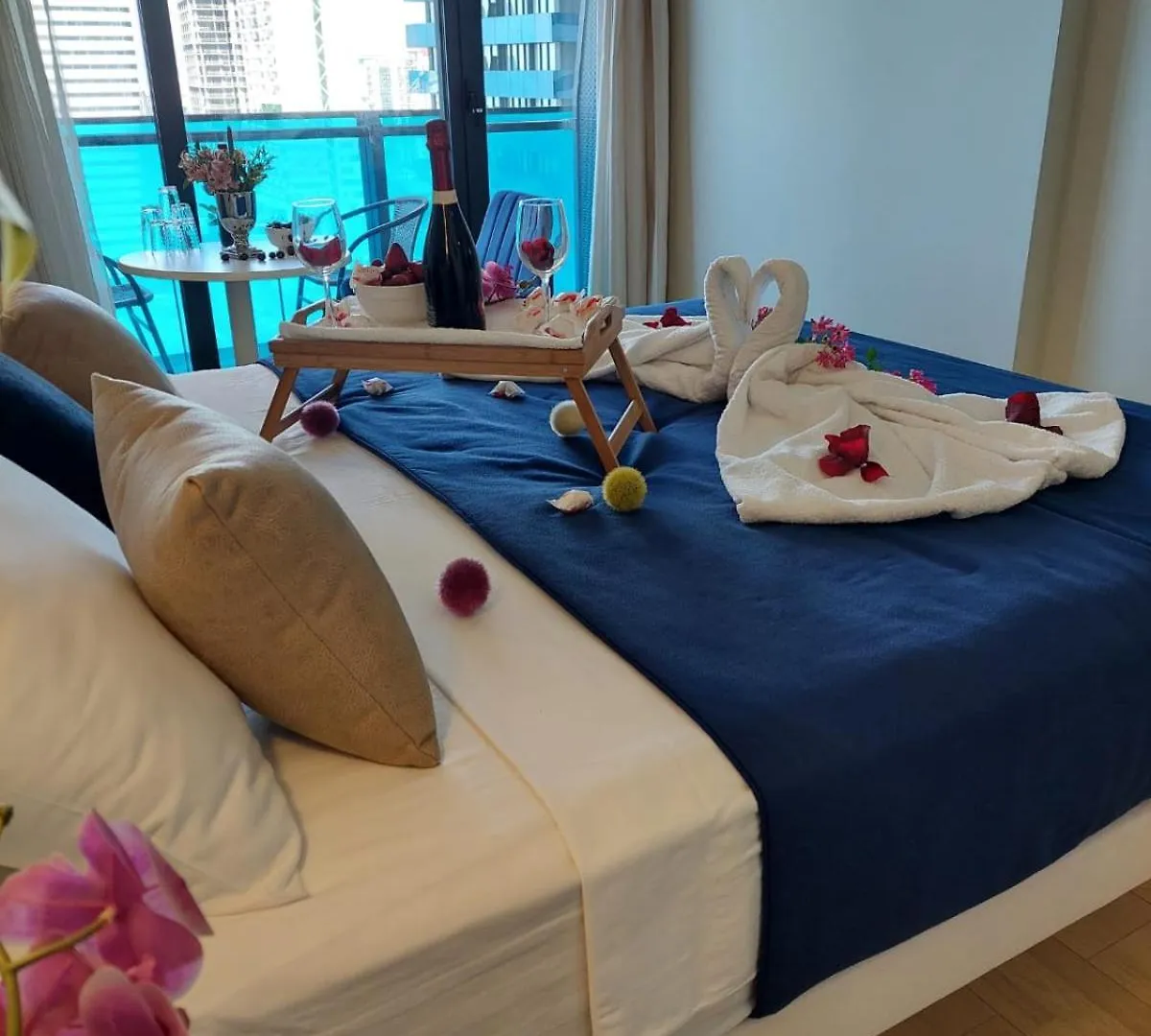 Apart-Hotel Orbi City Batumi Bed & Breakfast